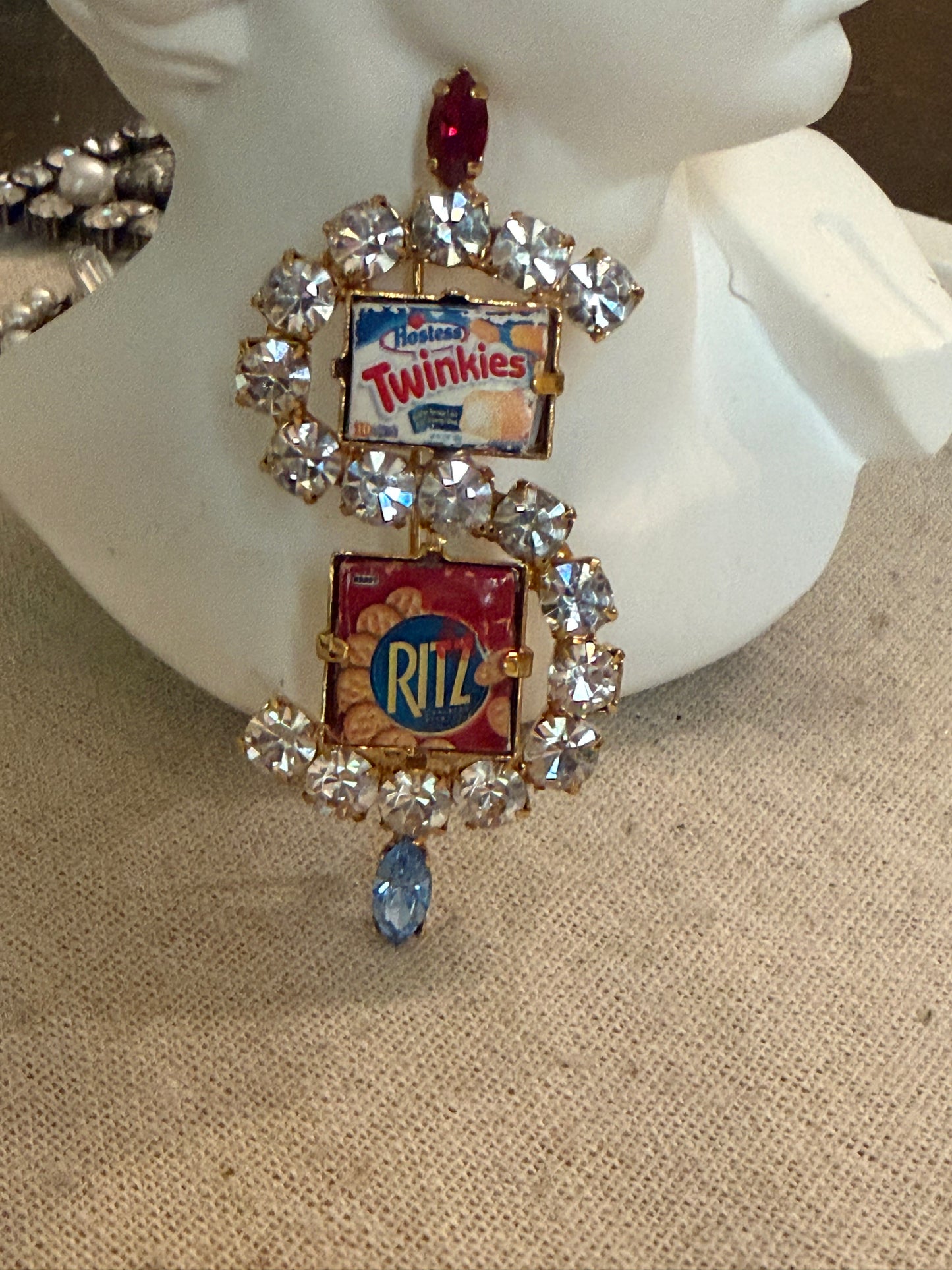 Twinkie Miniature S brooch