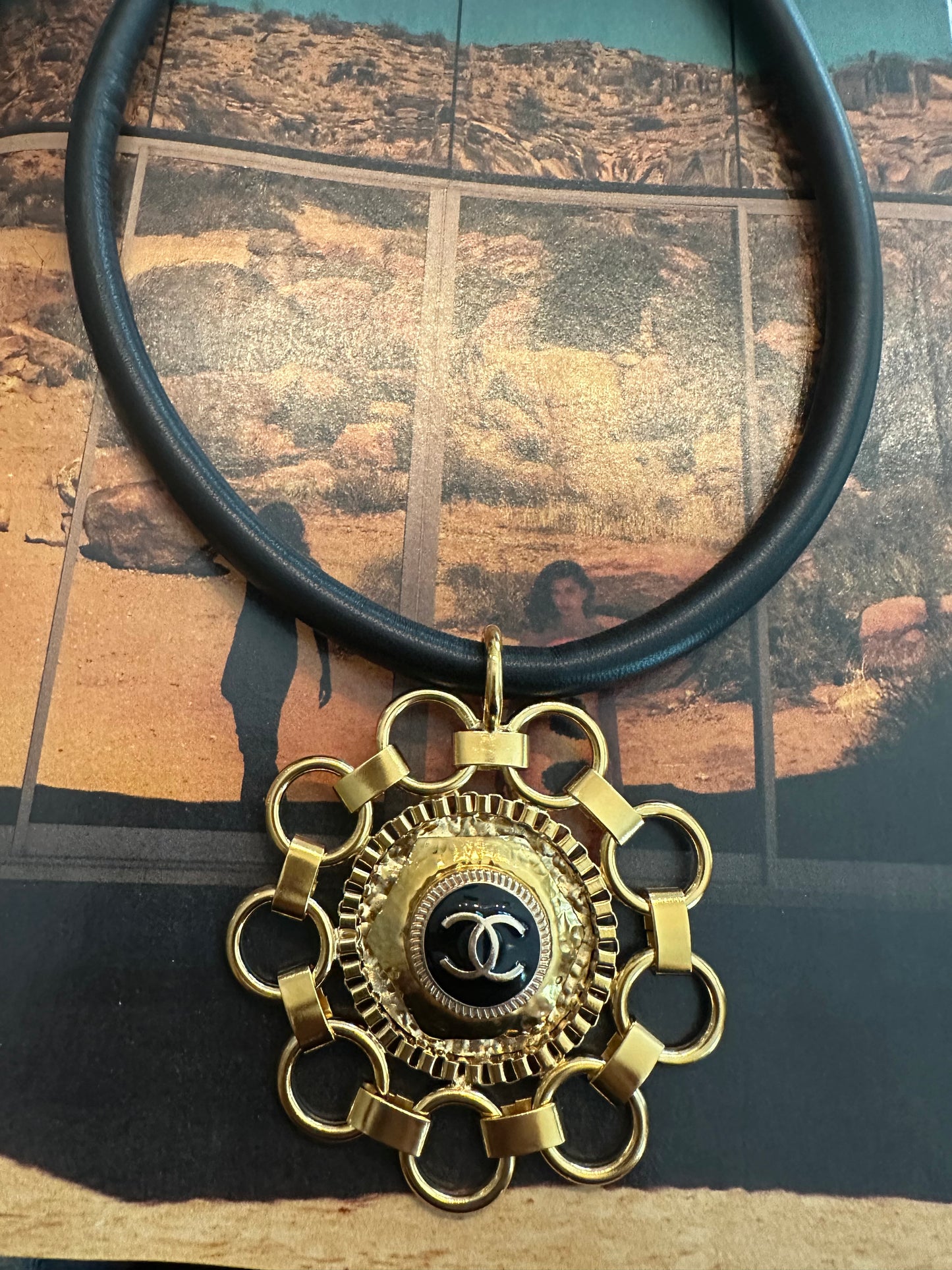 Vintage Button Necklace on Nappa Leather