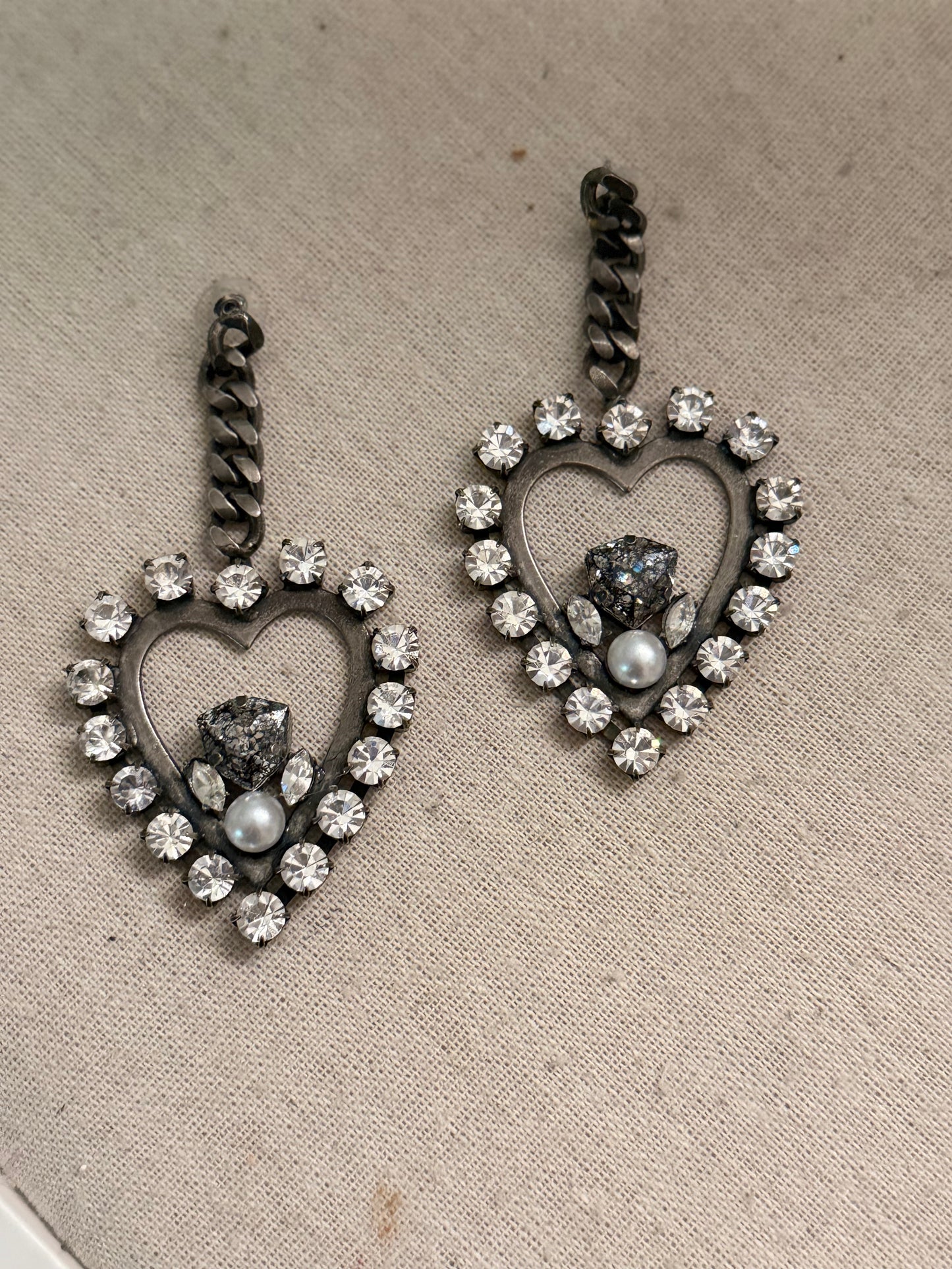 The gang has heart Statement Earrings